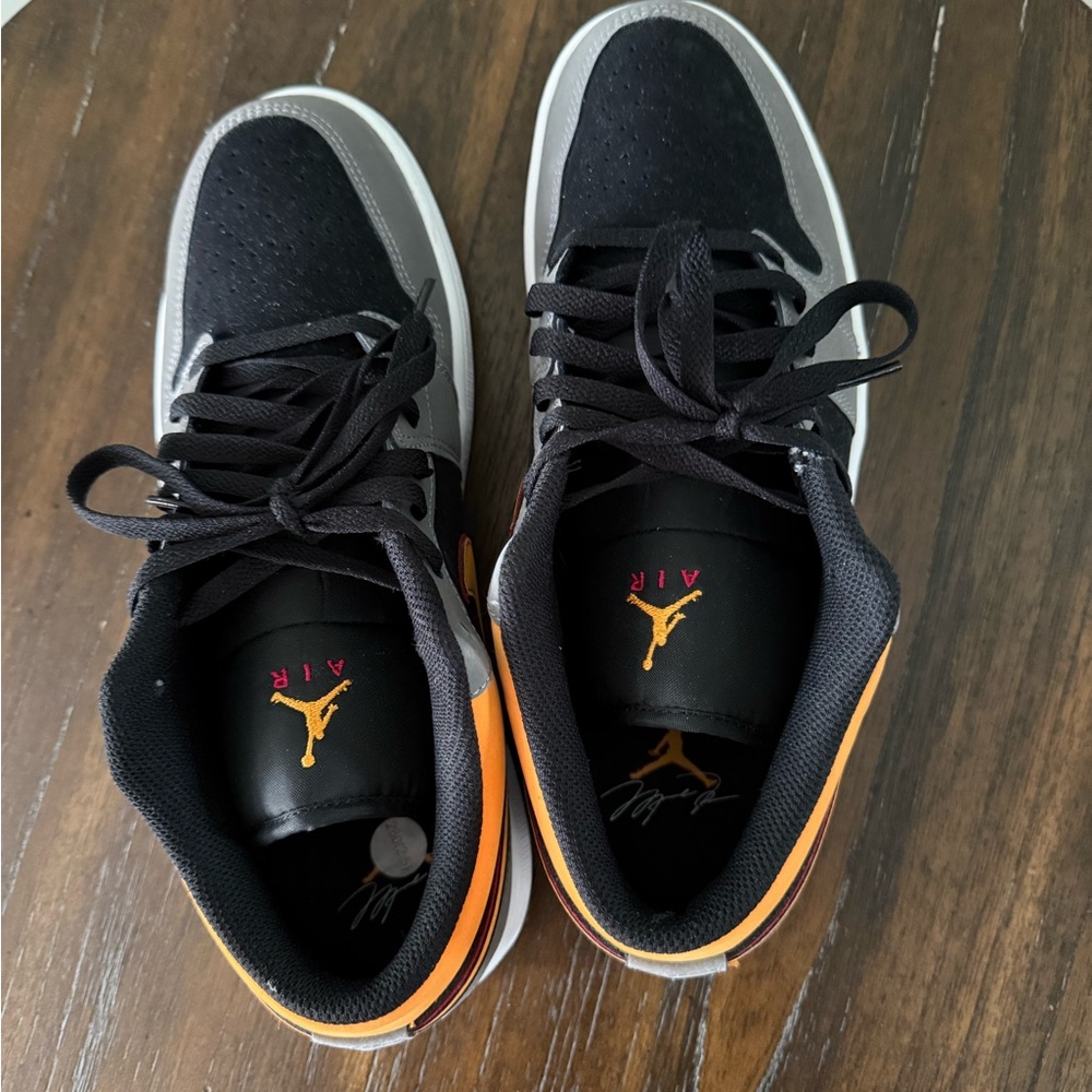 Men’s Air Jordan 1 Lows - Picture 4 of 7